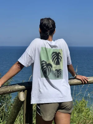 Monstera 3Leafs - Oversized Graphic Shirt