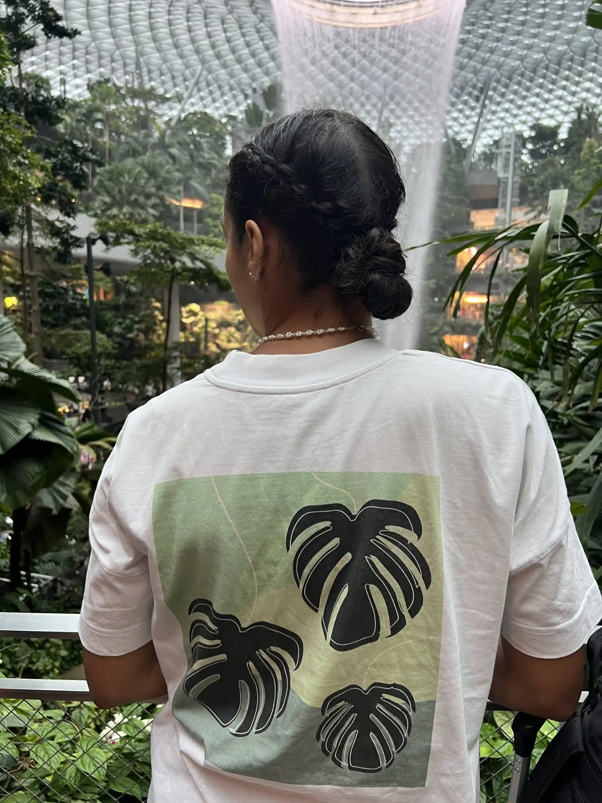 Logo - 3leafs Monstera Oversized Shirt